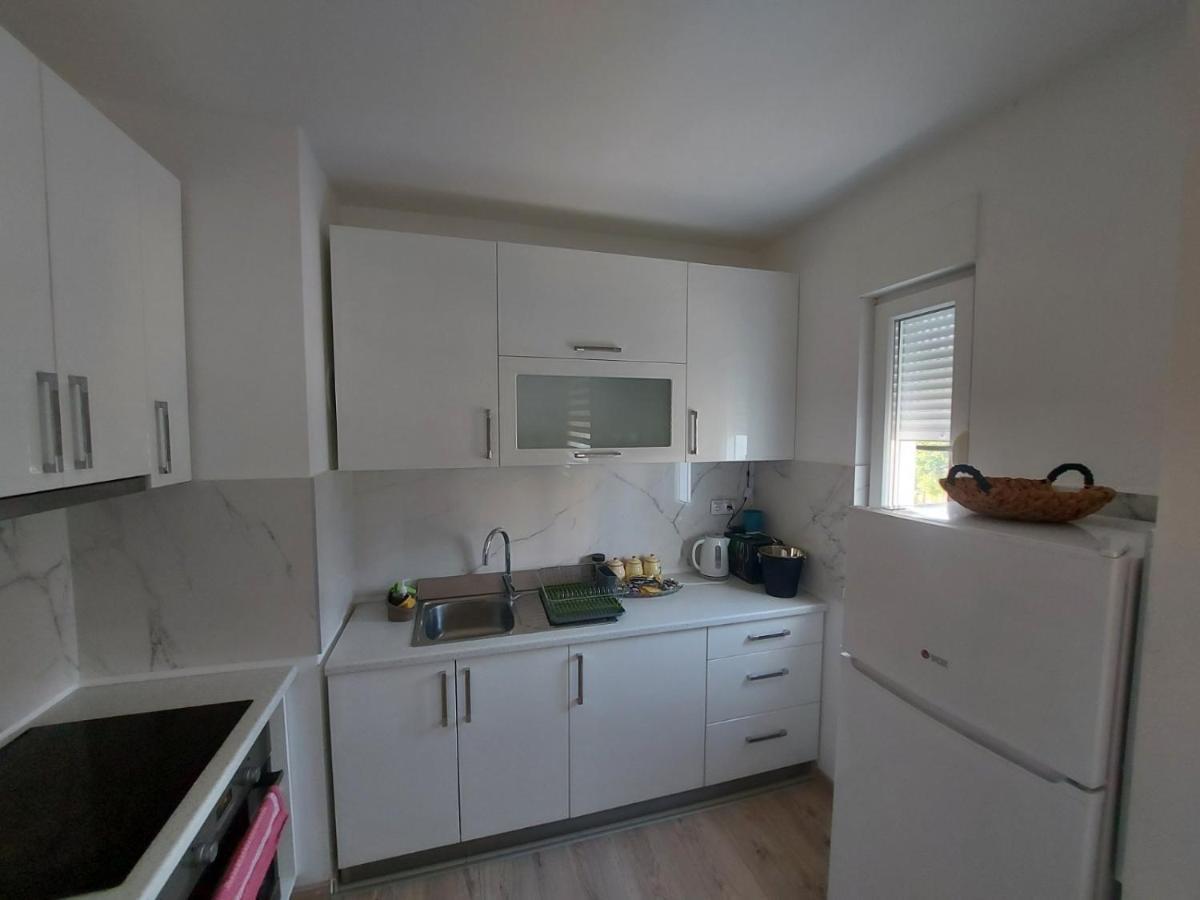 Apartman Vrbas Sa Podzemnom Garazom Banja Luka Eksteriør billede